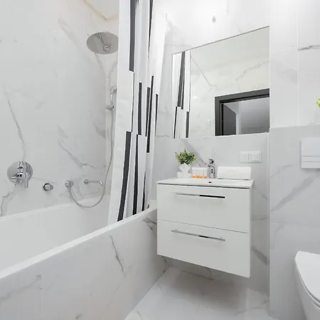 Apartment Z Widokiem Na Centrum 9 Pietro & Parking By Renters *