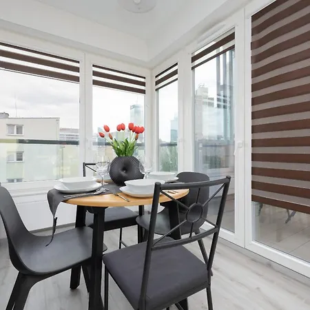 Apartment Z Widokiem Na Centrum 9 Pietro & Parking By Renters *